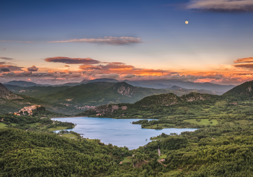 lago-castel-san-vincenzo-luna